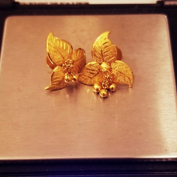 24K Gold One of A kind Screw'Back Earrings♡ - Picture 3 of 5